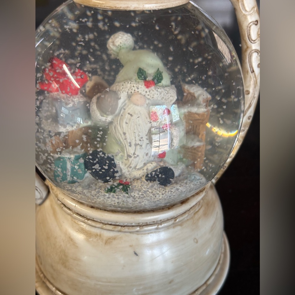 Christmas snow globe lantern - Picture 5 of 5